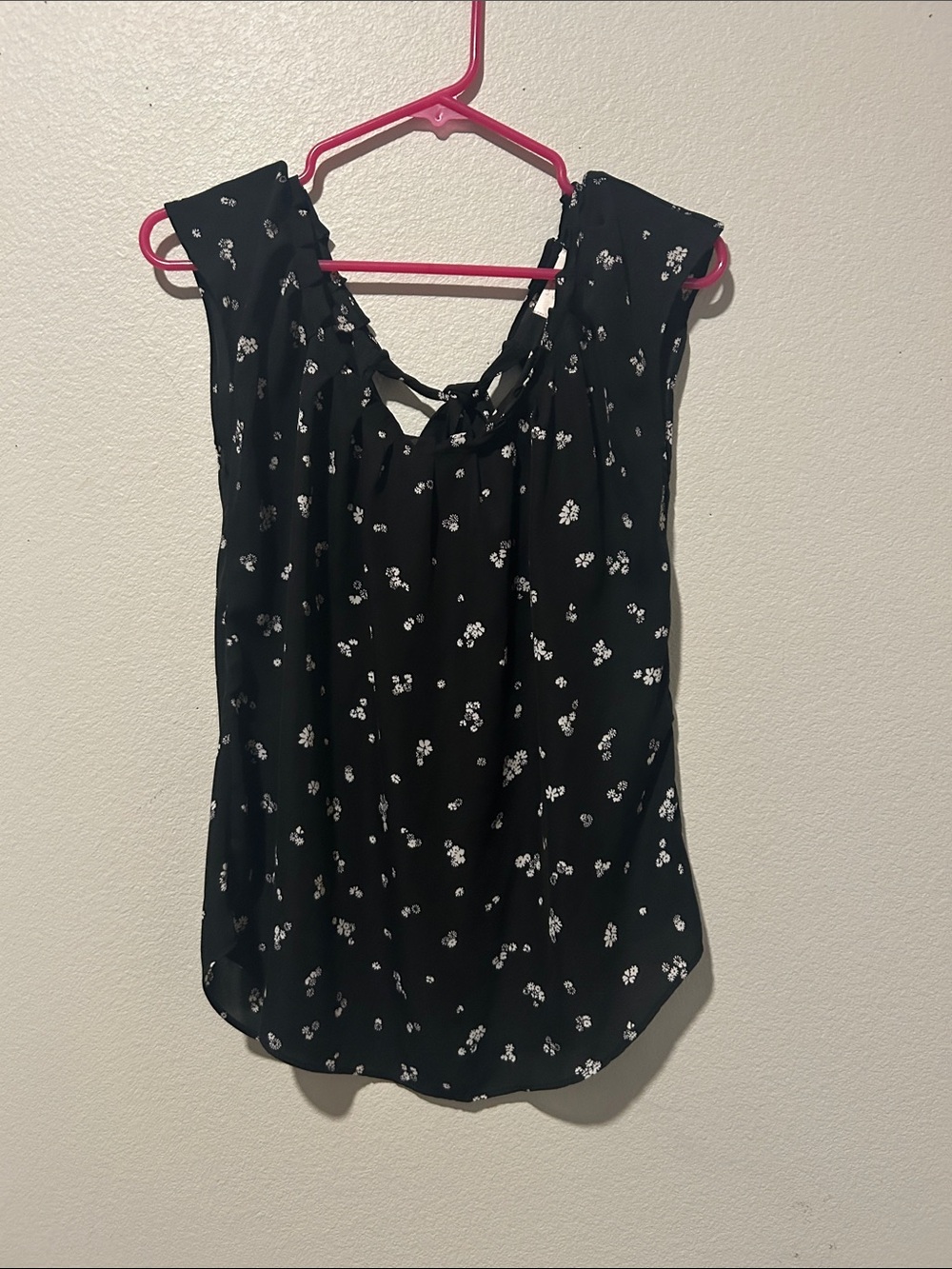 LC Lauren Conrad Black Floral Sleeveless Blouse